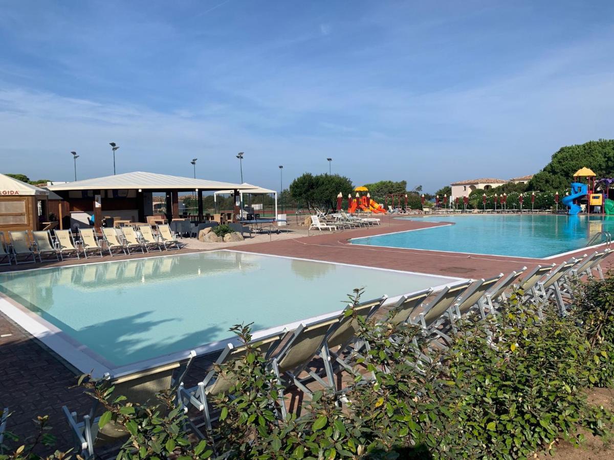 Club Esse Gallura 酒店 3*